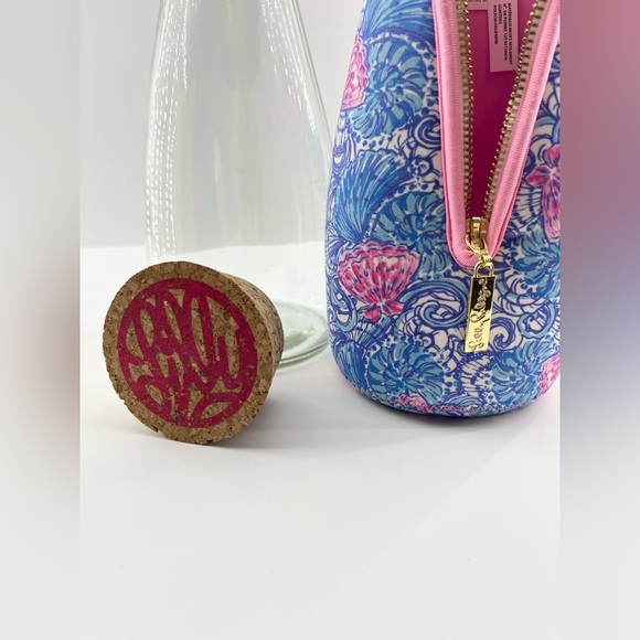 Lilly Pulitzer Glass Beverage Carafe 36oz Insulated Blue Haven Raising Shell - Picture 7 of 7